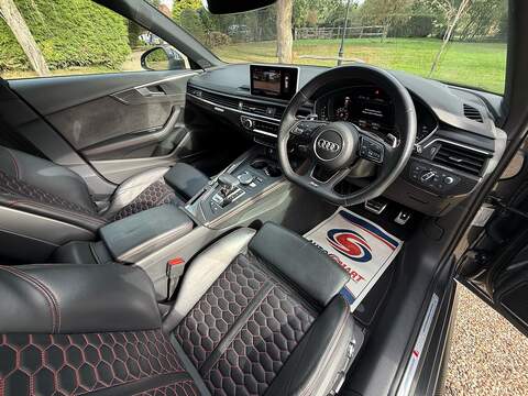 Audi RS4 Avant 2.9 TFSI V6 Carbon Edition Estate 5dr Petrol Tiptronic quattro Euro 6 (s/s) (450 ps) - U10004519