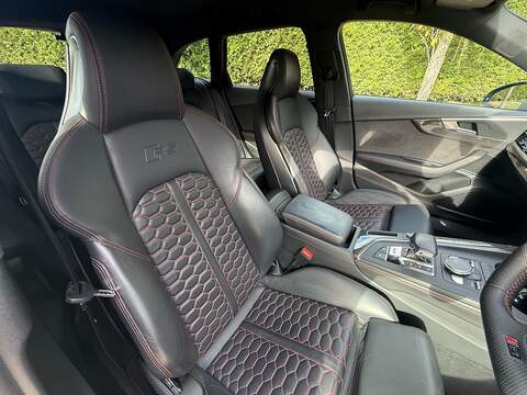 Audi RS4 Avant 2.9 TFSI V6 Carbon Edition Estate 5dr Petrol Tiptronic quattro Euro 6 (s/s) (450 ps) - U10004519