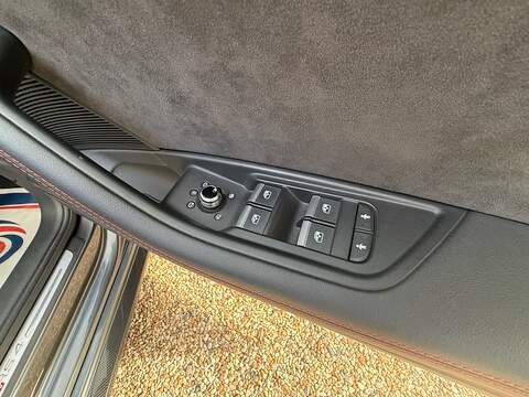 Audi RS4 Avant 2.9 TFSI V6 Carbon Edition Estate 5dr Petrol Tiptronic quattro Euro 6 (s/s) (450 ps) - U10004519