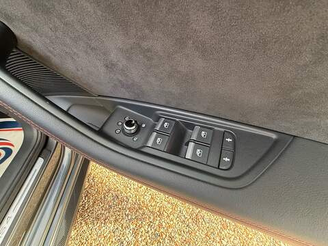 Audi RS4 Avant 2.9 TFSI V6 Carbon Edition Estate 5dr Petrol Tiptronic quattro Euro 6 (s/s) (450 ps) - U10004519
