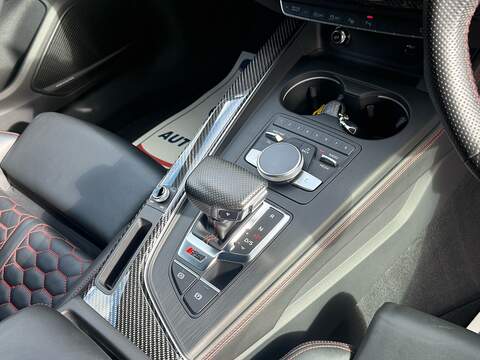Audi RS4 Avant 2.9 TFSI V6 Carbon Edition Estate 5dr Petrol Tiptronic quattro Euro 6 (s/s) (450 ps) - U10004519
