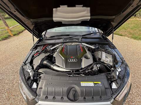 Audi RS4 Avant 2.9 TFSI V6 Carbon Edition Estate 5dr Petrol Tiptronic quattro Euro 6 (s/s) (450 ps) - U10004519