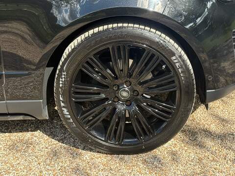 Land Rover Range Rover 3.0 SD V6 Autobiography SUV 5dr Diesel Auto 4WD Euro 6 (s/s) (275 ps) - U10004522