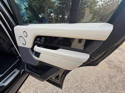 Land Rover Range Rover 3.0 SD V6 Autobiography SUV 5dr Diesel Auto 4WD Euro 6 (s/s) (275 ps) - U10004522