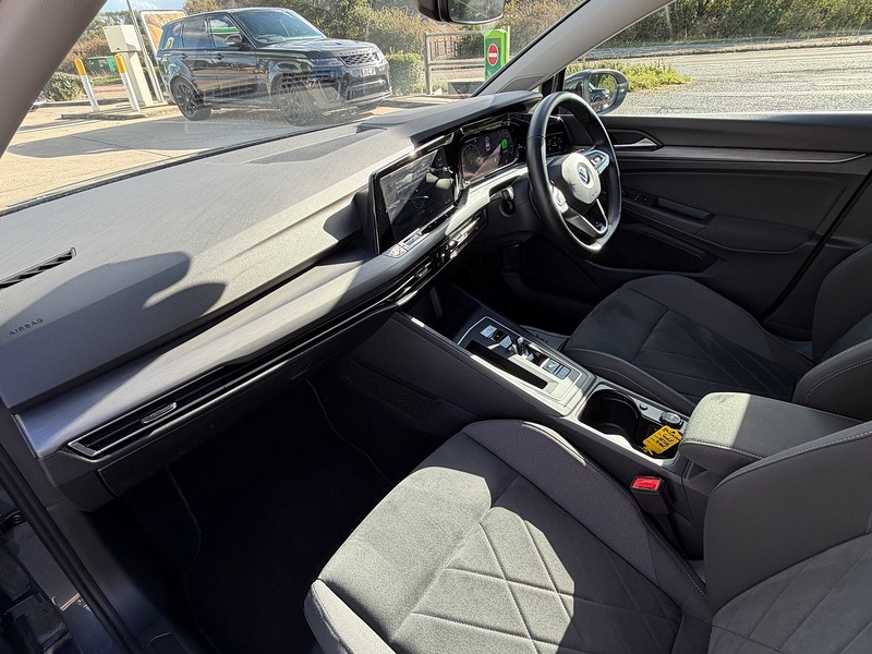 Volkswagen Golf 1.5 eTSI MHEV Style Hatchback 5dr Petrol Hybrid DSG Euro 6 (s/s) (130 ps) - U10004524