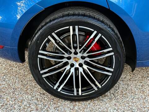 Porsche Macan 3.6T V6 Turbo SUV 5dr Petrol PDK 4WD Euro 6 (s/s) (400 ps) - U10004527