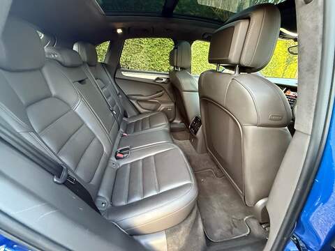 Porsche Macan 3.6T V6 Turbo SUV 5dr Petrol PDK 4WD Euro 6 (s/s) (400 ps) - U10004527