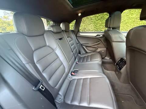 Porsche Macan 3.6T V6 Turbo SUV 5dr Petrol PDK 4WD Euro 6 (s/s) (400 ps) - U10004527