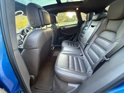 Porsche Macan 3.6T V6 Turbo SUV 5dr Petrol PDK 4WD Euro 6 (s/s) (400 ps) - U10004527