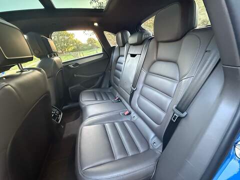 Porsche Macan 3.6T V6 Turbo SUV 5dr Petrol PDK 4WD Euro 6 (s/s) (400 ps) - U10004527