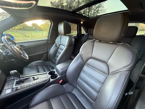 Porsche Macan 3.6T V6 Turbo SUV 5dr Petrol PDK 4WD Euro 6 (s/s) (400 ps) - U10004527