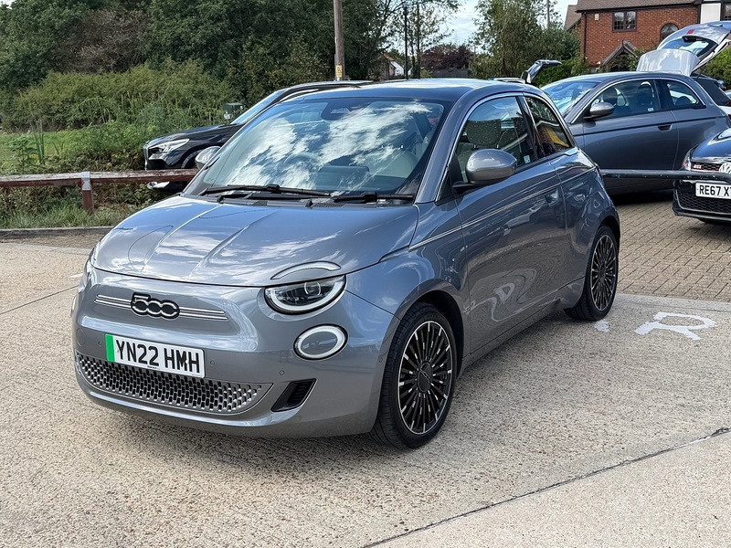 Fiat 500e 42kWh La Prima Hatchback 3dr Electric Auto (118 ps) - U10004528