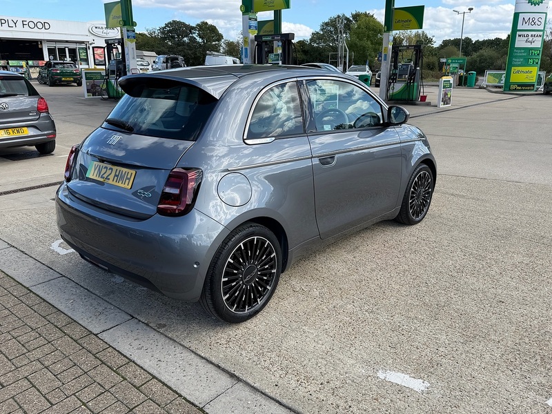 Fiat 500e 42kWh La Prima Hatchback 3dr Electric Auto (118 ps) - U10004528