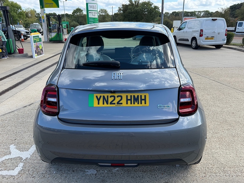 Fiat 500e 42kWh La Prima Hatchback 3dr Electric Auto (118 ps) - U10004528