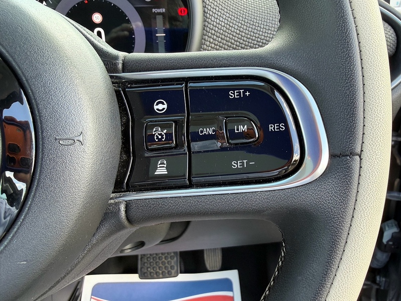 Fiat 500e 42kWh La Prima Hatchback 3dr Electric Auto (118 ps) - U10004528