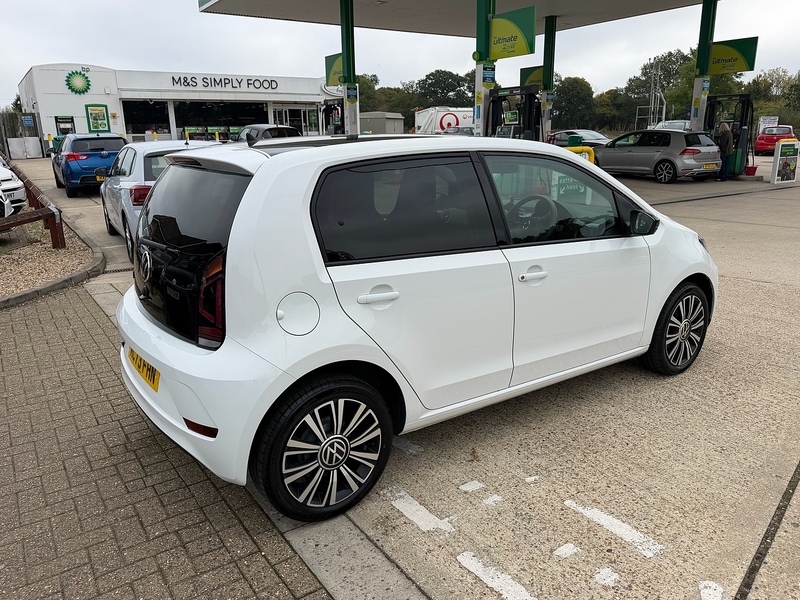 Volkswagen up! 1.0 Black Edition Hatchback 5dr Petrol Manual Euro 6 (s/s) (65 ps) - U10004533