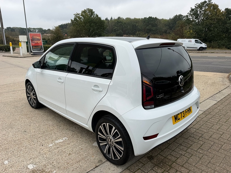 Volkswagen up! 1.0 Black Edition Hatchback 5dr Petrol Manual Euro 6 (s/s) (65 ps) - U10004533