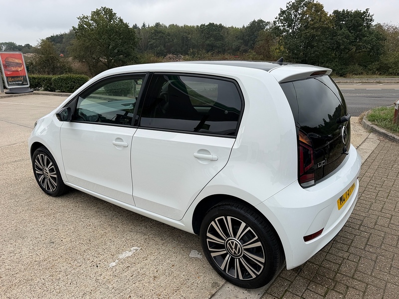 Volkswagen up! 1.0 Black Edition Hatchback 5dr Petrol Manual Euro 6 (s/s) (65 ps) - U10004533