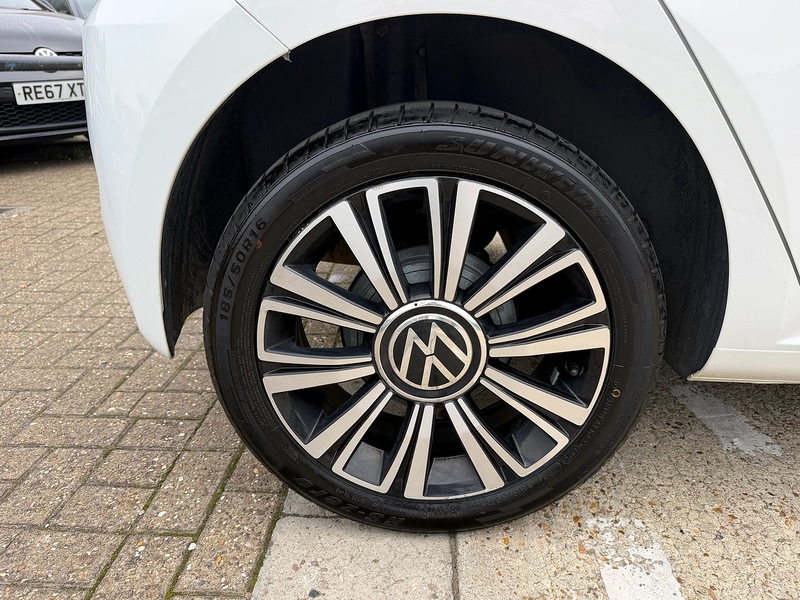 Volkswagen up! 1.0 Black Edition Hatchback 5dr Petrol Manual Euro 6 (s/s) (65 ps) - U10004533