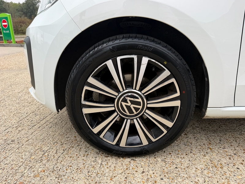 Volkswagen up! 1.0 Black Edition Hatchback 5dr Petrol Manual Euro 6 (s/s) (65 ps) - U10004533