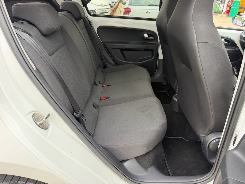 Volkswagen up! 1.0 Black Edition Hatchback 5dr Petrol Manual Euro 6 (s/s) (65 ps) - U10004533