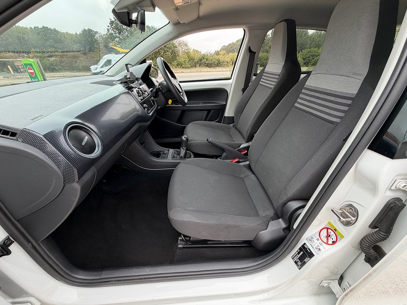 Volkswagen up! 1.0 Black Edition Hatchback 5dr Petrol Manual Euro 6 (s/s) (65 ps) - U10004533