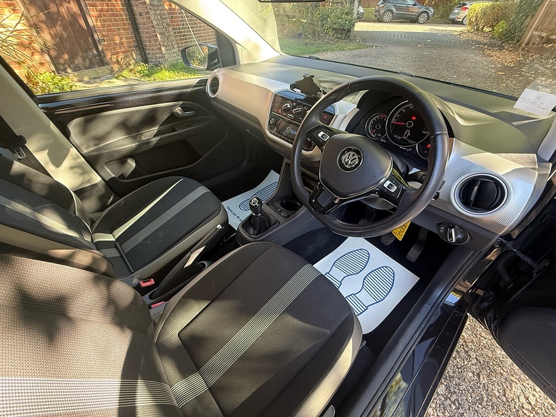 Volkswagen up! 1.0 High up! Hatchback 5dr Petrol Manual Euro 6 (s/s) (90 ps) - U10004535