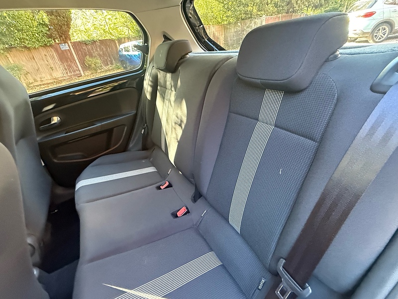 Volkswagen up! 1.0 High up! Hatchback 5dr Petrol Manual Euro 6 (s/s) (90 ps) - U10004535