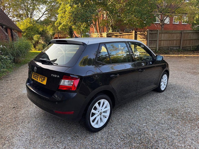 Skoda Fabia 1.0 TSI Colour Edition Hatchback 5dr Petrol Manual Euro 6 (s/s) (95 ps) - U10004536