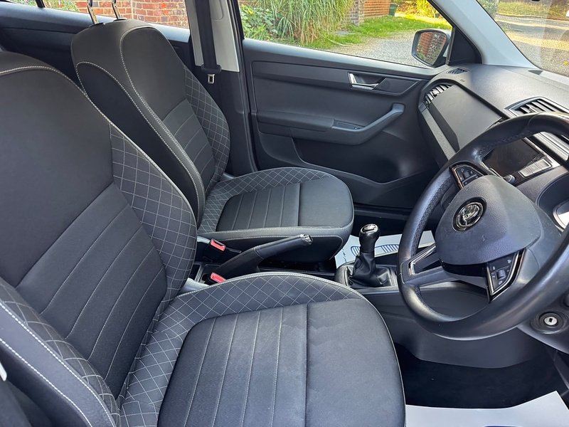 Skoda Fabia 1.0 TSI Colour Edition Hatchback 5dr Petrol Manual Euro 6 (s/s) (95 ps) - U10004536