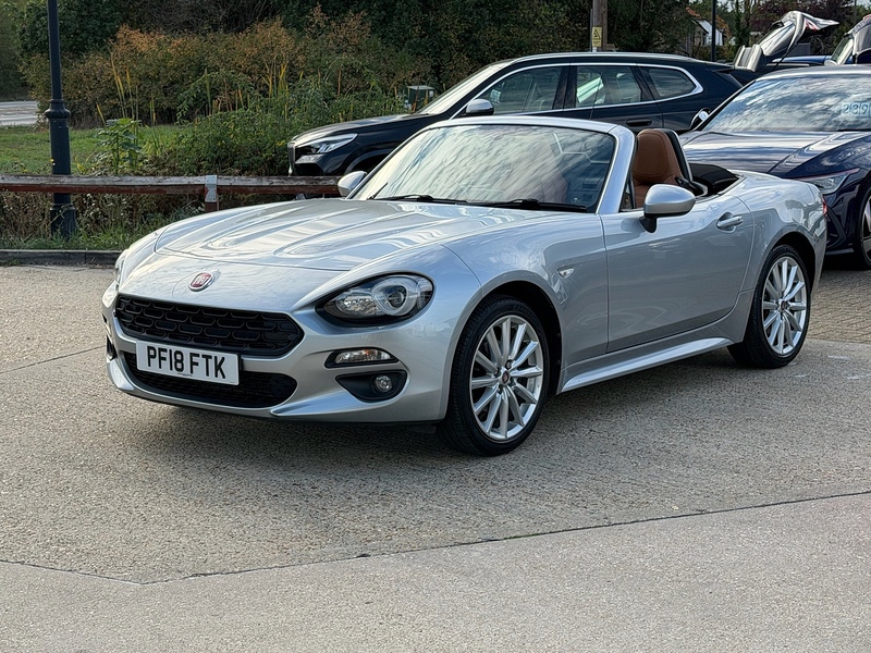 Fiat 124 Spider 1.4 MultiAir Lusso Convertible 2dr Petrol Euro 6 (140 ps) - U10004543