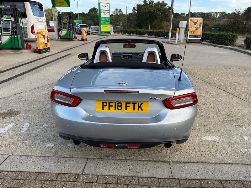 Fiat 124 Spider 1.4 MultiAir Lusso Convertible 2dr Petrol Euro 6 (140 ps) - U10004543