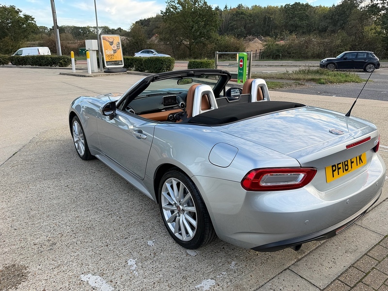 Fiat 124 Spider 1.4 MultiAir Lusso Convertible 2dr Petrol Euro 6 (140 ps) - U10004543