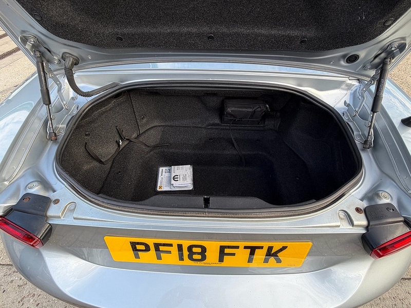 Fiat 124 Spider 1.4 MultiAir Lusso Convertible 2dr Petrol Euro 6 (140 ps) - U10004543