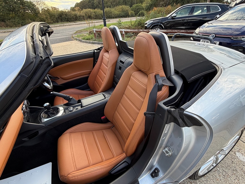 Fiat 124 Spider 1.4 MultiAir Lusso Convertible 2dr Petrol Euro 6 (140 ps) - U10004543