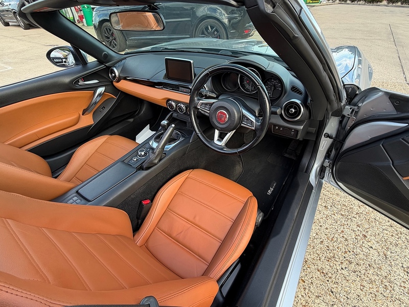 Fiat 124 Spider 1.4 MultiAir Lusso Convertible 2dr Petrol Euro 6 (140 ps) - U10004543