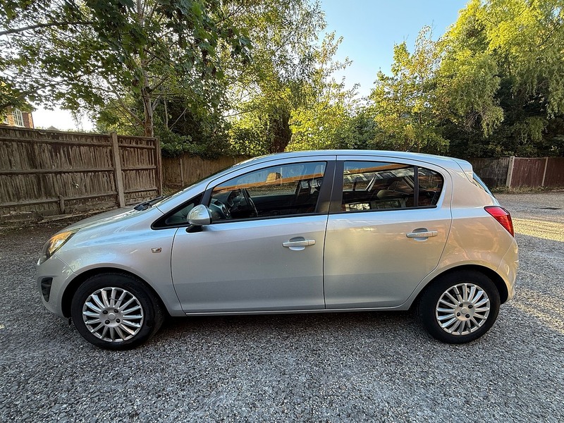 Vauxhall Corsa 1.2i ecoFLEX 16V Design Hatchback 5dr Petrol Manual Euro 5 (s/s) (A/C) (85 ps) - U10004554