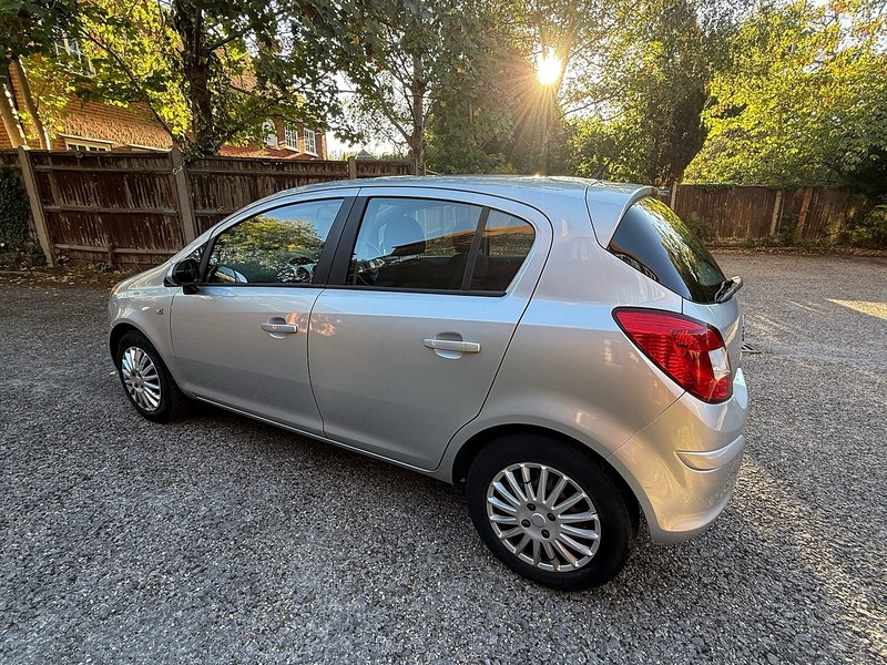 Vauxhall Corsa 1.2i ecoFLEX 16V Design Hatchback 5dr Petrol Manual Euro 5 (s/s) (A/C) (85 ps) - U10004554