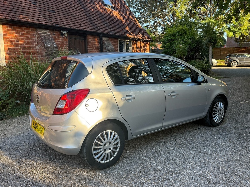 Vauxhall Corsa 1.2i ecoFLEX 16V Design Hatchback 5dr Petrol Manual Euro 5 (s/s) (A/C) (85 ps) - U10004554