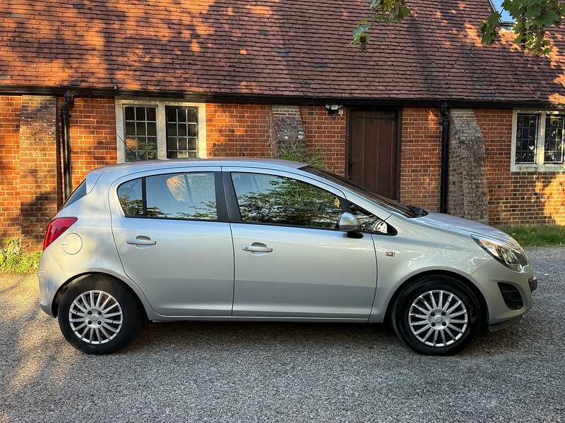 Vauxhall Corsa 1.2i ecoFLEX 16V Design Hatchback 5dr Petrol Manual Euro 5 (s/s) (A/C) (85 ps) - U10004554