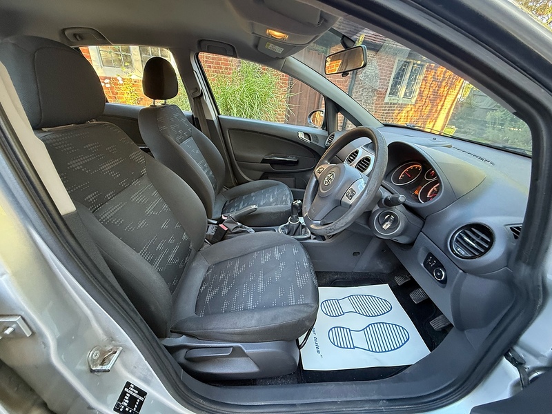Vauxhall Corsa 1.2i ecoFLEX 16V Design Hatchback 5dr Petrol Manual Euro 5 (s/s) (A/C) (85 ps) - U10004554