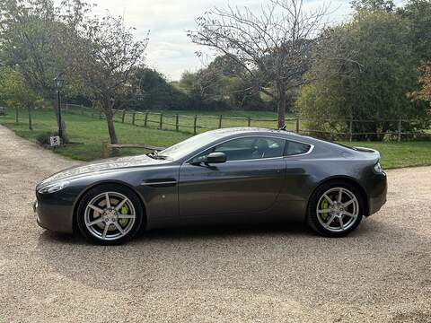 Aston Martin Vantage 4.3 V8 Coupe 2dr Petrol Manual Euro 4 (380 bhp) - U10004556