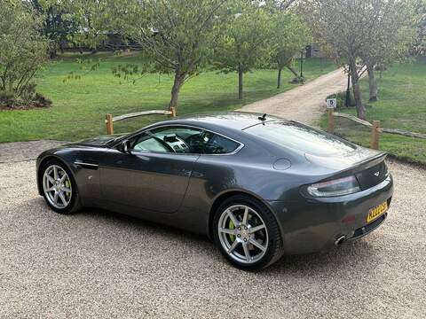 Aston Martin Vantage 4.3 V8 Coupe 2dr Petrol Manual Euro 4 (380 bhp) - U10004556
