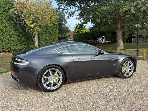 Aston Martin Vantage 4.3 V8 Coupe 2dr Petrol Manual Euro 4 (380 bhp) - U10004556