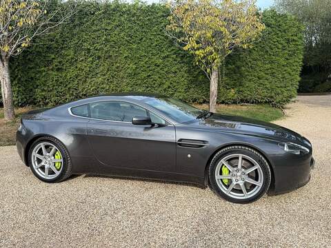 Aston Martin Vantage 4.3 V8 Coupe 2dr Petrol Manual Euro 4 (380 bhp) - U10004556