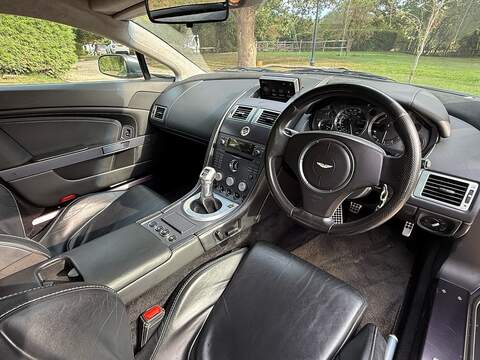 Aston Martin Vantage 4.3 V8 Coupe 2dr Petrol Manual Euro 4 (380 bhp) - U10004556