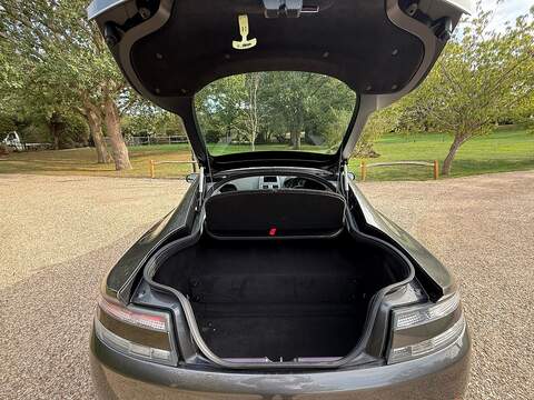 Aston Martin Vantage 4.3 V8 Coupe 2dr Petrol Manual Euro 4 (380 bhp) - U10004556