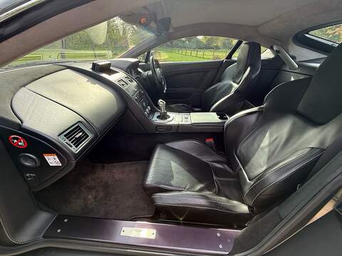 Aston Martin Vantage 4.3 V8 Coupe 2dr Petrol Manual Euro 4 (380 bhp) - U10004556