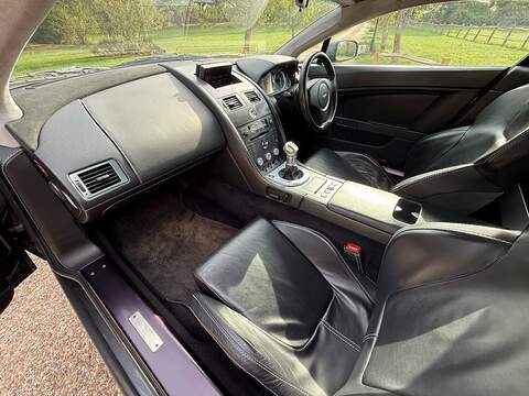 Aston Martin Vantage 4.3 V8 Coupe 2dr Petrol Manual Euro 4 (380 bhp) - U10004556