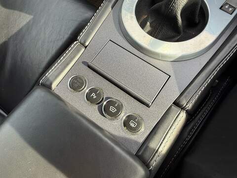Aston Martin Vantage 4.3 V8 Coupe 2dr Petrol Manual Euro 4 (380 bhp) - U10004556